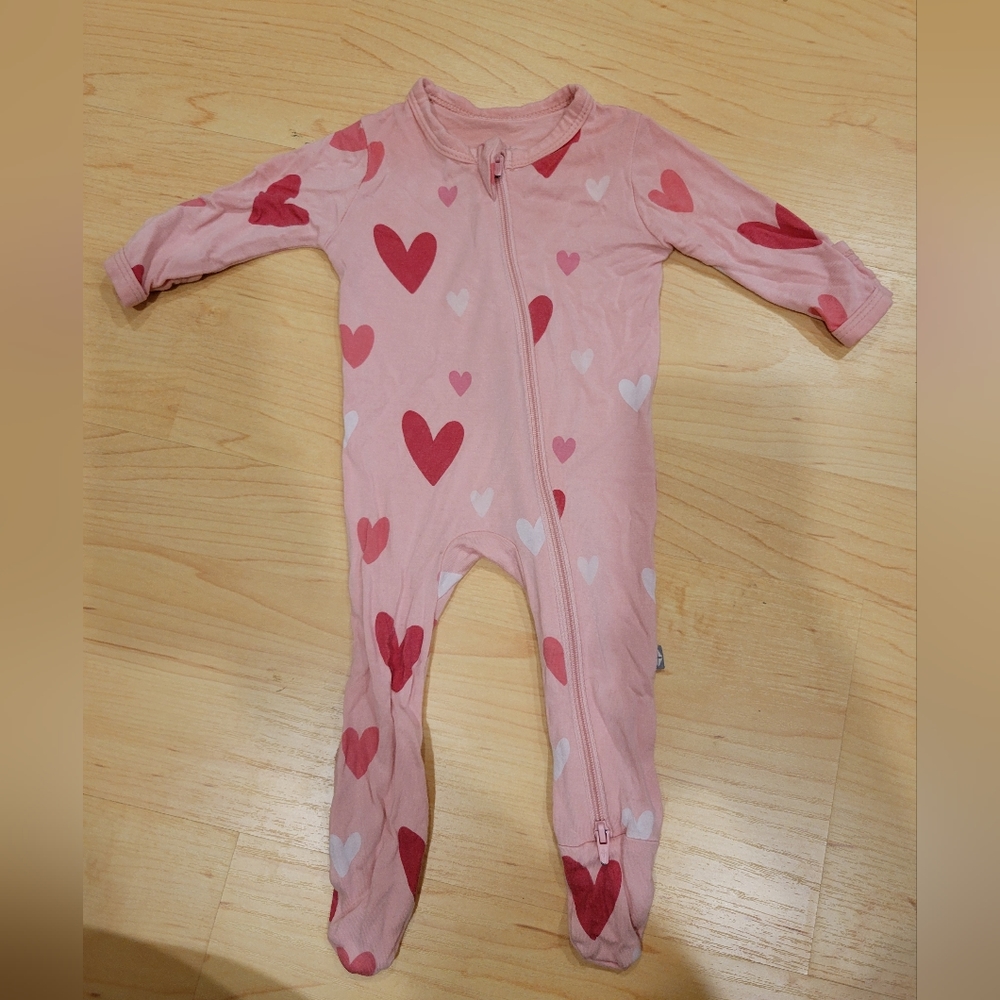 Kyte Baby Crepe Hearts Zip Footie - Newborn